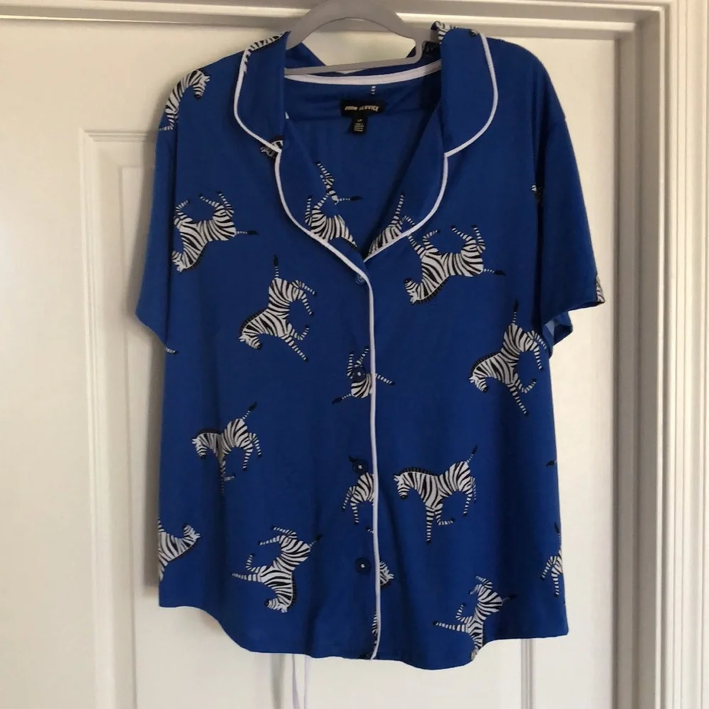 Room service zebra pj set EUC - top L bottom M - Picture 8 of 10